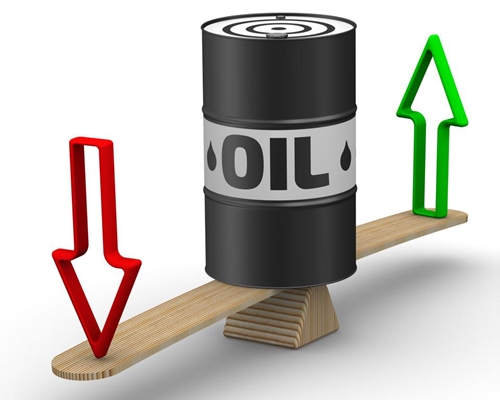 Giá xăng dầu hôm nay (19-1): Lao dốc